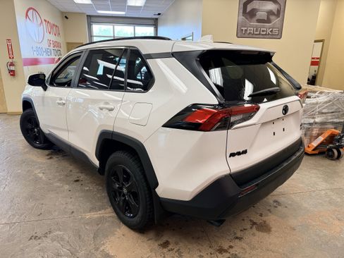 Used 2024 Toyota RAV4 XLE w/ Convenience Package AWD/4WD image 8