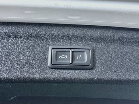 Used 2024 Audi Q3 2.0T Premium AWD/4WD image 29