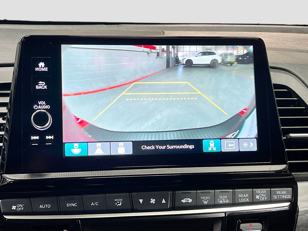 Used 2025 Honda Odyssey Elite image 14