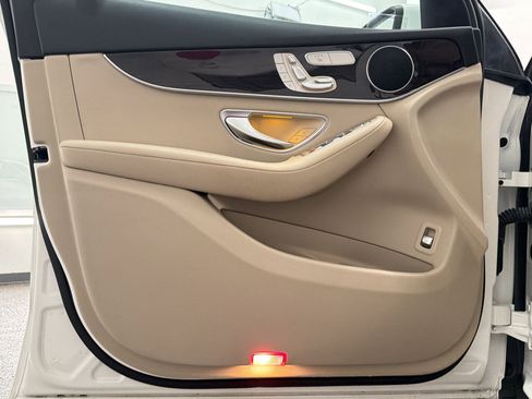 Certified 2021 Mercedes-Benz GLC 300 image 18