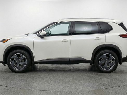 Used 2025 Nissan Rogue SV image 5