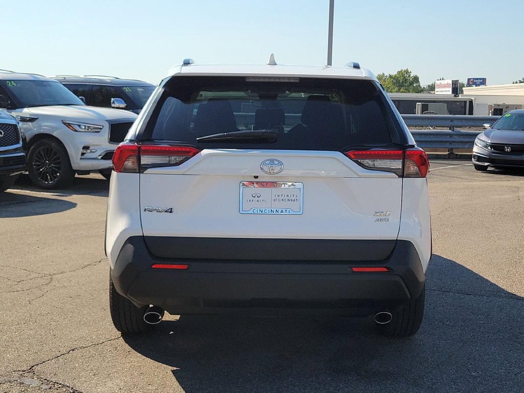 Used 2025 Toyota RAV4 XLE AWD/4WD image 4