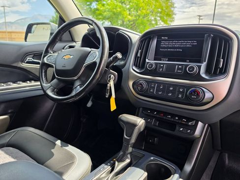 Used 2019 Chevrolet Colorado Z71 AWD/4WD image 14
