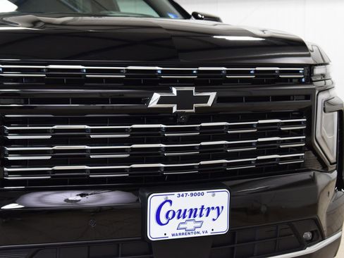 New 2026 Chevrolet Suburban High Country image 11