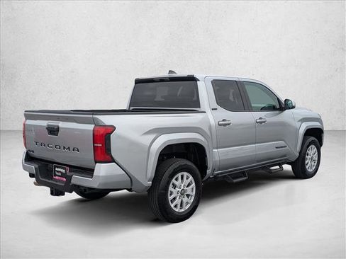 Certified 2025 Toyota Tacoma SR5 AWD/4WD image 5