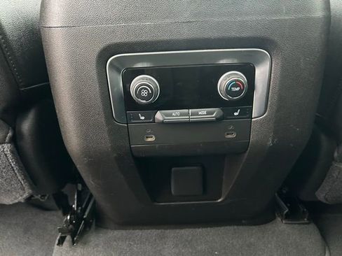 Used 2021 Chevrolet Tahoe Premier w/ Premium Package image 16