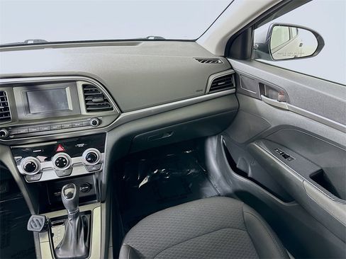 Used 2019 Hyundai Elantra SE w/ Cargo Package image 19