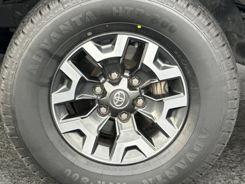 Used 2022 Toyota Tacoma TRD Off-Road image 24