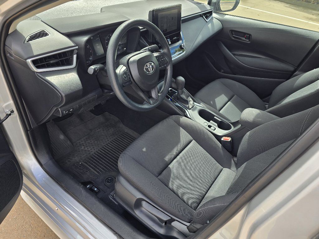 Used 2025 Toyota Corolla LE FWD image 25