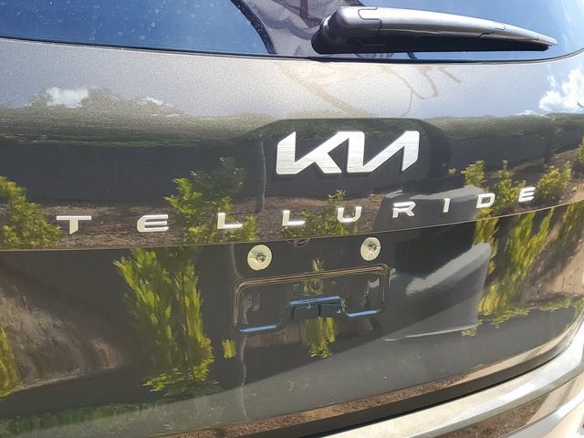 Certified 2025 Kia Telluride SX w/ SX Captain's Chair Package FWD image 8