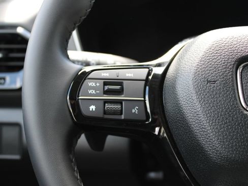 Used 2025 Honda Pilot Touring image 22