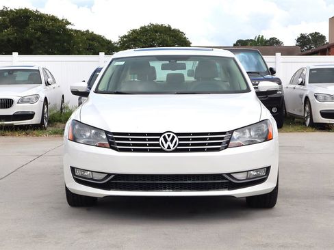Used 2014 Volkswagen Passat TDI SE FWD image 2