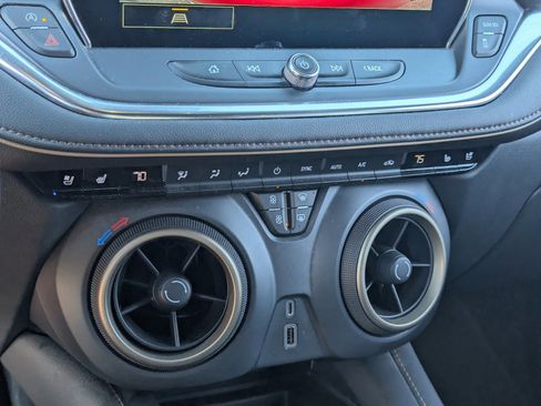 Used 2023 Chevrolet Blazer Premier w/ Enhanced Convenience Package image 39