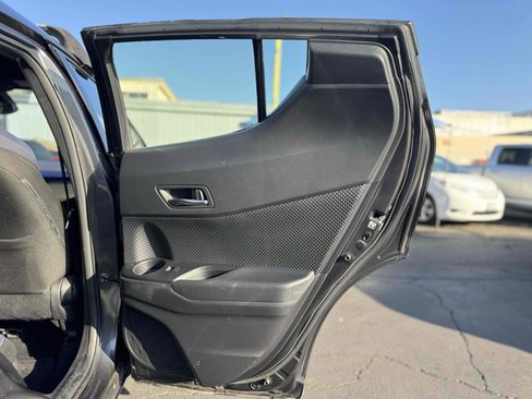 Used 2021 Toyota C-HR XLE image 36