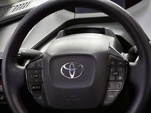 Used 2025 Toyota Prius SE image 16