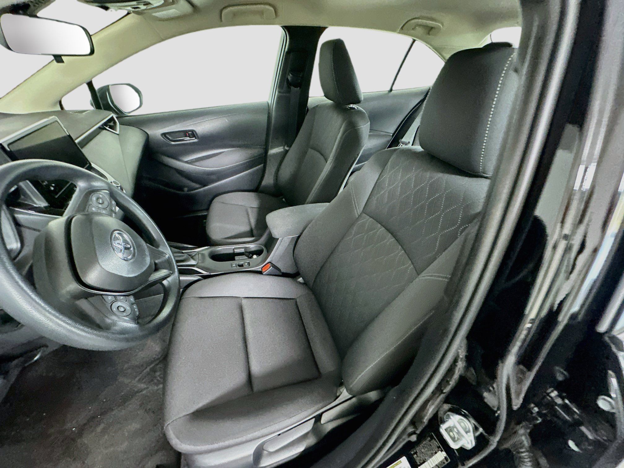 Used 2026 Toyota Corolla LE FWD image 13