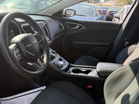 Used 2016 Chrysler 200 Limited FWD image 9