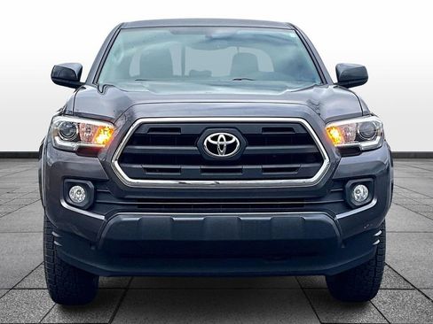 Used 2017 Toyota Tacoma SR5 image 2