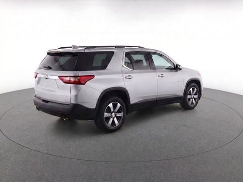 Used 2019 Chevrolet Traverse LT w/ LT Premium Package AWD/4WD image 4