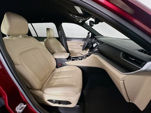 Used 2023 Jeep Grand Cherokee L Limited image 34