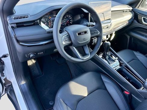 New 2026 Jeep Compass Latitude image 6