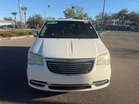 Used 2013 Chrysler Town & Country Touring-L w/ Driver Convenience Group FWD image 2