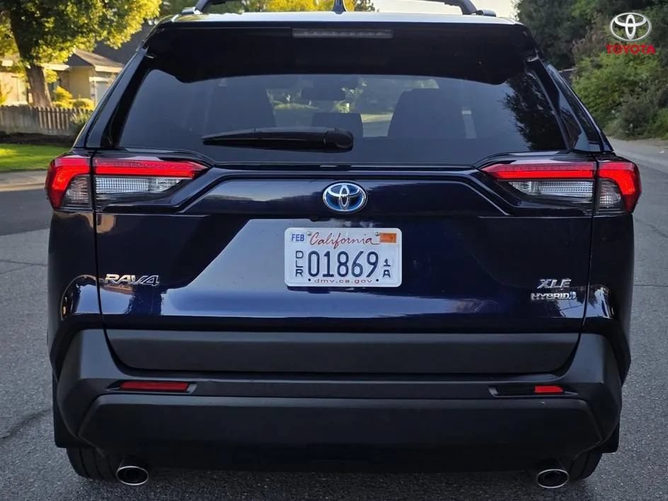 Used 2020 Toyota RAV4 XLE w/ Convenience Package AWD/4WD image 5