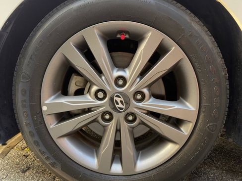 Used 2017 Hyundai Elantra SE w/ SE A/T Tech Package 03 image 20