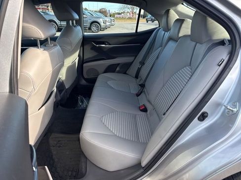 Used 2021 Toyota Camry SE image 14