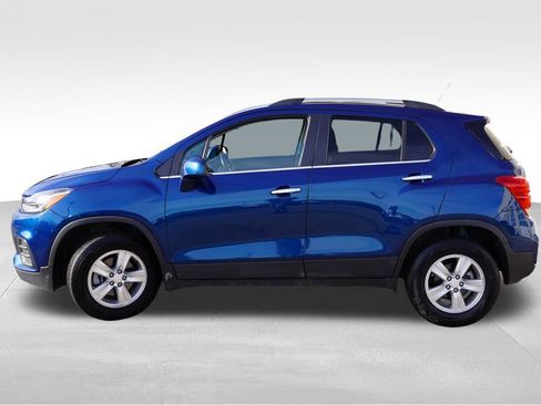 Used 2019 Chevrolet Trax LT w/ LT Convenience Package image 9