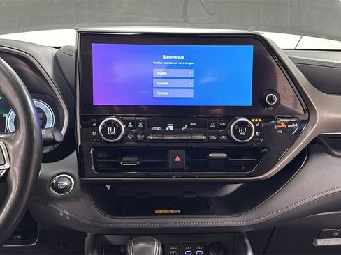 Used 2023 Toyota Highlander Limited image 10