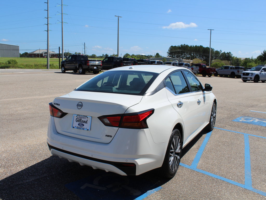 Used 2025 Nissan Altima 2.5 SV AWD/4WD image 6