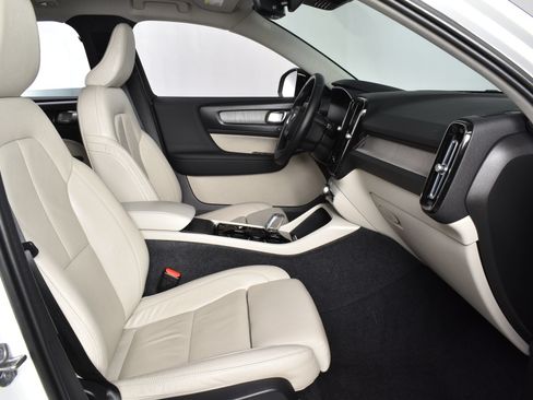 Used 2023 Volvo XC40 B5 Ultimate w/ Protection Package Premier AWD/4WD image 27