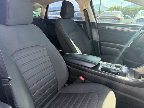 Used 2020 Ford Fusion SE FWD image 24