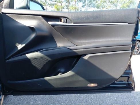 Used 2018 Toyota Camry SE image 21