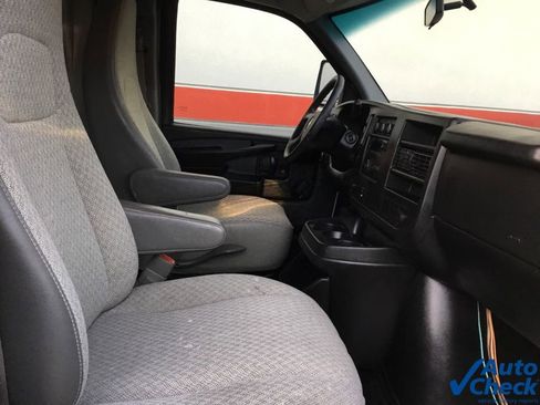 Used 2011 Chevrolet Express 3500 image 25