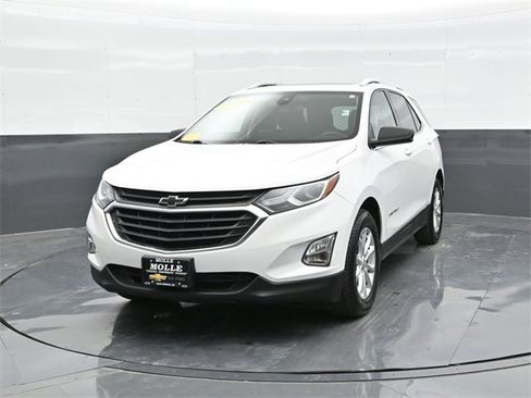 Used 2020 Chevrolet Equinox LT image 2