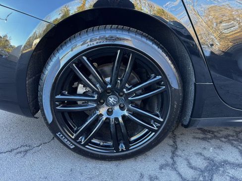 Used 2018 Maserati Ghibli RWD image 39
