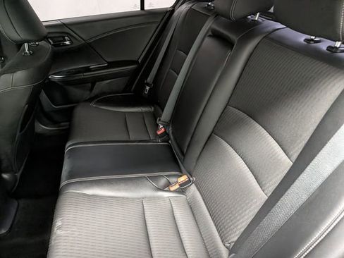 Used 2017 Honda Accord Sport image 12