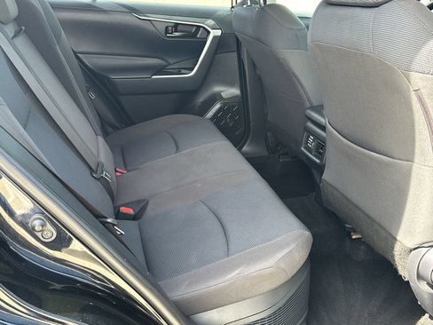 Used 2020 Toyota RAV4 LE AWD/4WD image 10