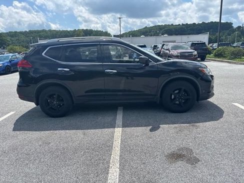 Used 2017 Nissan Rogue S w/ S Appearance Package AWD/4WD image 4