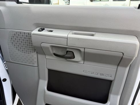 Used 2022 Ford E-450 and Econoline 450 Super Duty w/ Power Windows & Locks Group RWD image 21