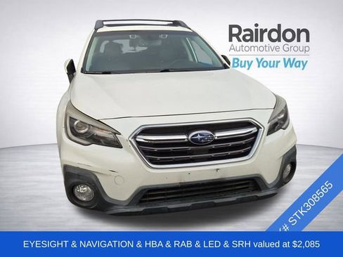 Used 2018 Subaru Outback 2.5i Limited image 2