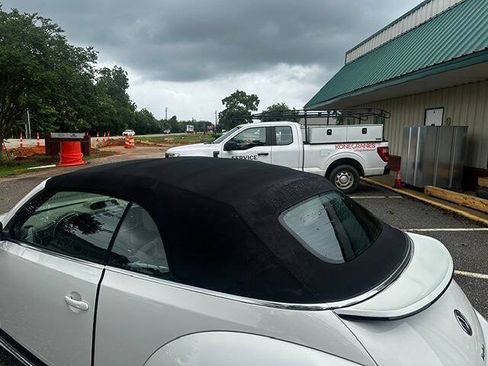 Used 2014 Volkswagen Beetle R-Line FWD image 3