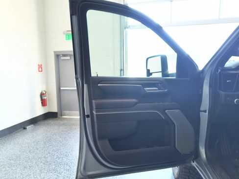 Used 2024 GMC Sierra 2500 AT4X AWD/4WD image 10