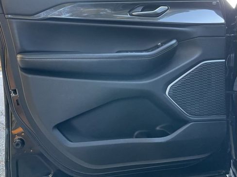 Used 2022 Jeep Grand Cherokee Laredo w/ Luxury Tech Group I image 13