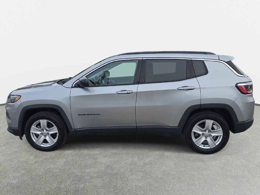 Used 2022 Jeep Compass Latitude FWD image 8