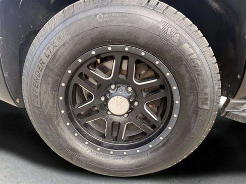 Used 2013 Chevrolet Tahoe LT image 19