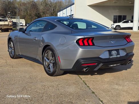 Used 2024 Ford Mustang Coupe image 3