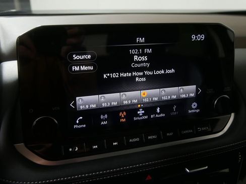 Used 2023 Nissan Rogue SL AWD/4WD image 32